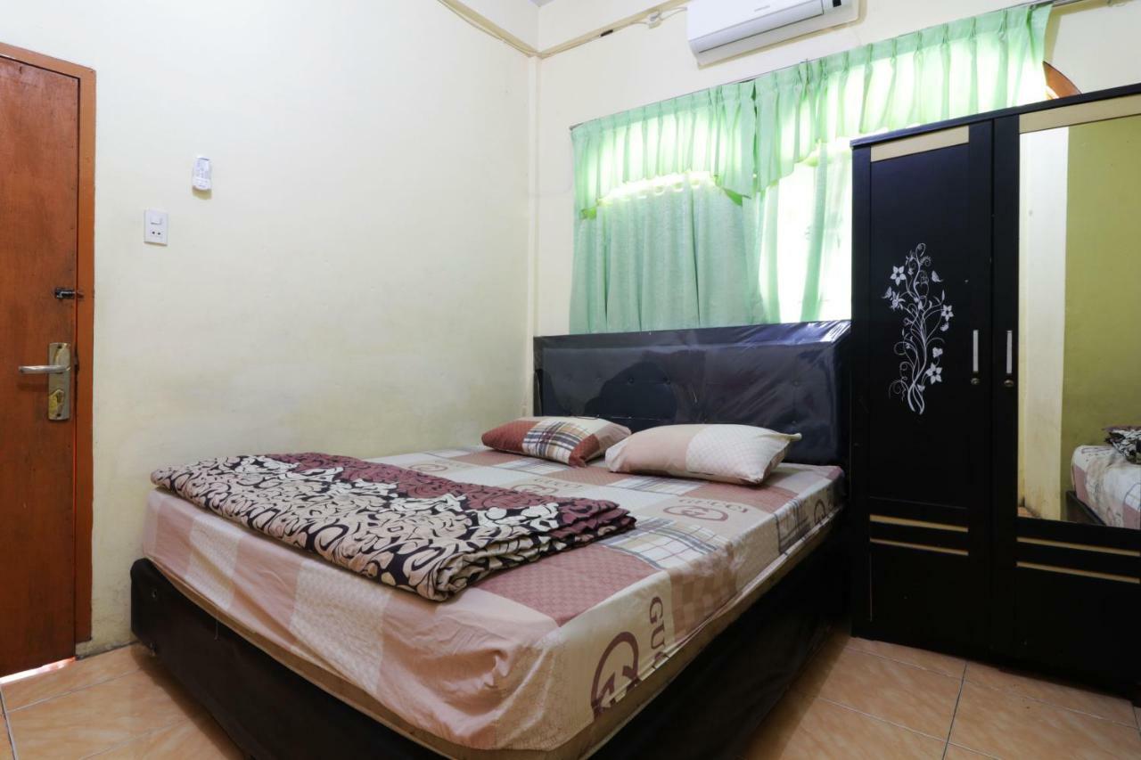 Wisma Yuli Syariah Hotel Medan Kültér fotó