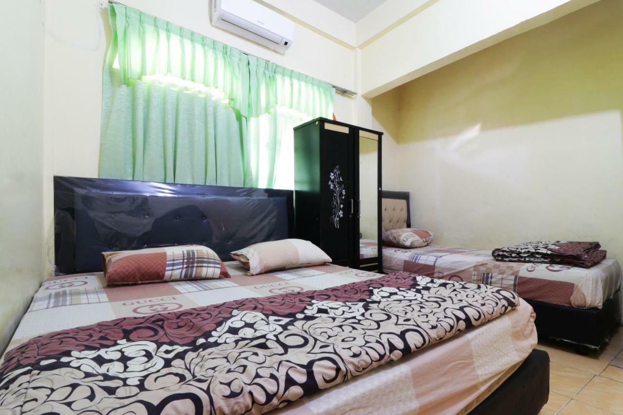 Wisma Yuli Syariah Hotel Medan Kültér fotó